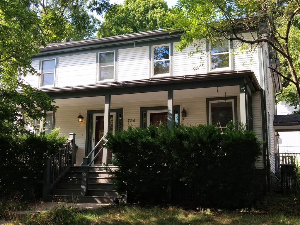 724 Washington Street - Photo 1