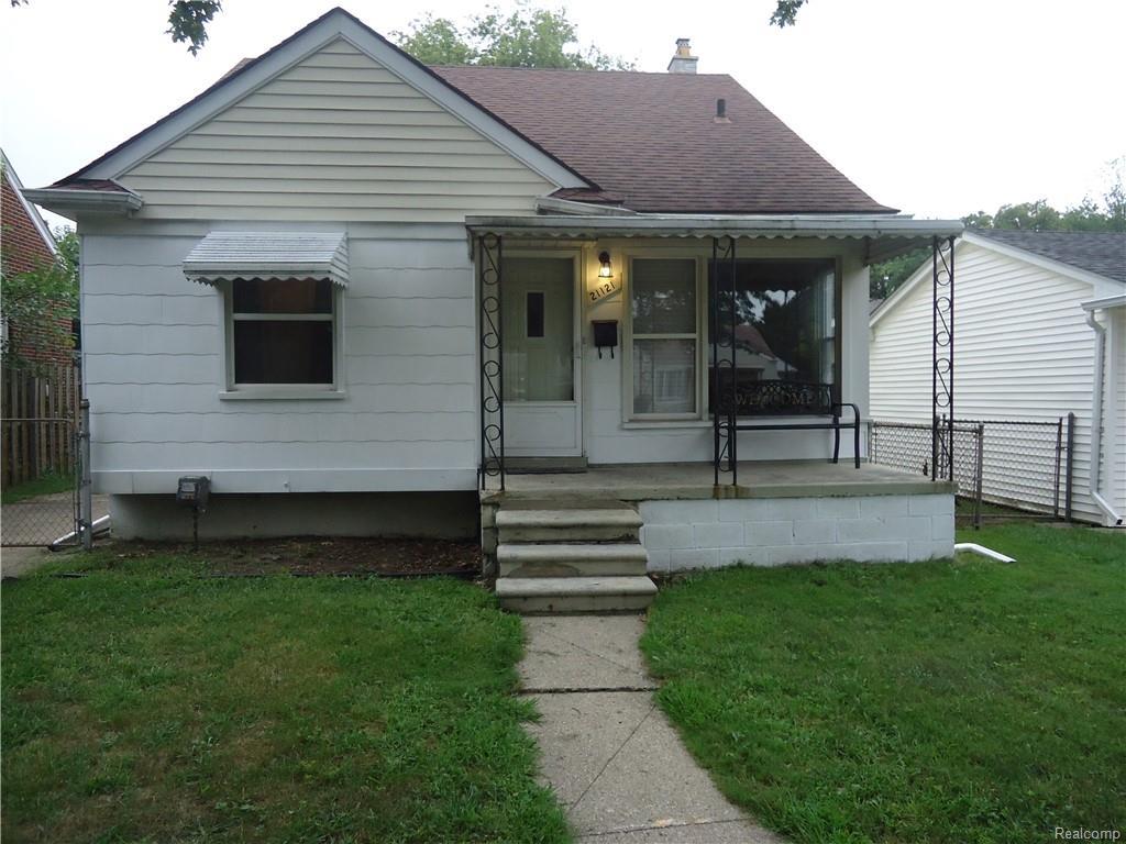 21121 Caledonia Avenue - Photo 1
