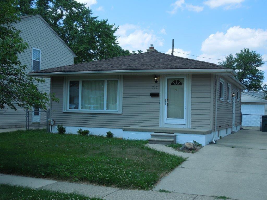717 Dewey Street - Photo 1