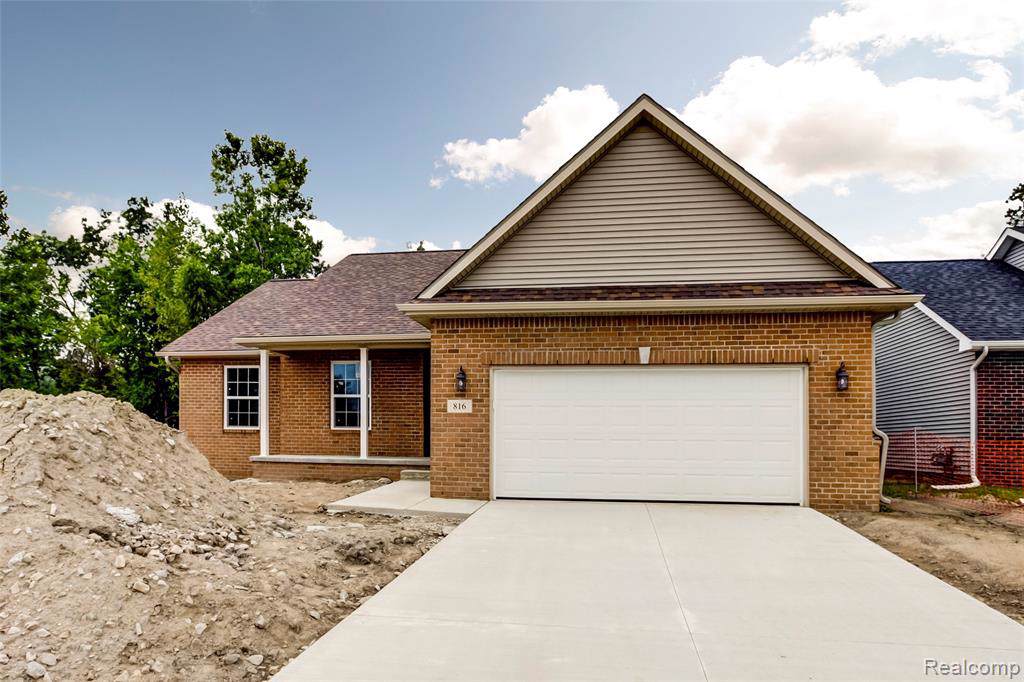 816 Sarah Lane - Photo 1 816 Sarah Lane - Photo 1