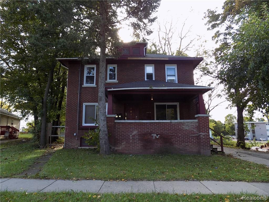 104 Henderson, Unit #108 Street - Photo 1