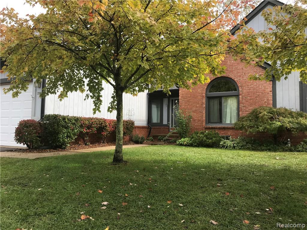2709 Lochmoor Boulevard - Photo 1