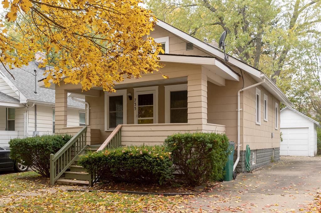 735 Hayford Avenue - Photo 1
