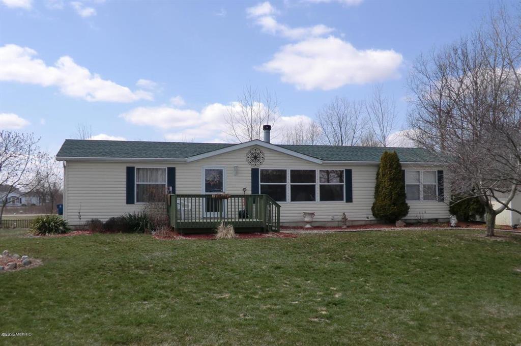 476 Richard St - Photo 1