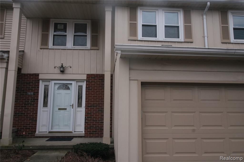 1693 Brentwood Drive - Photo 1