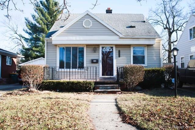1310 Maple Boulevard - Photo 1