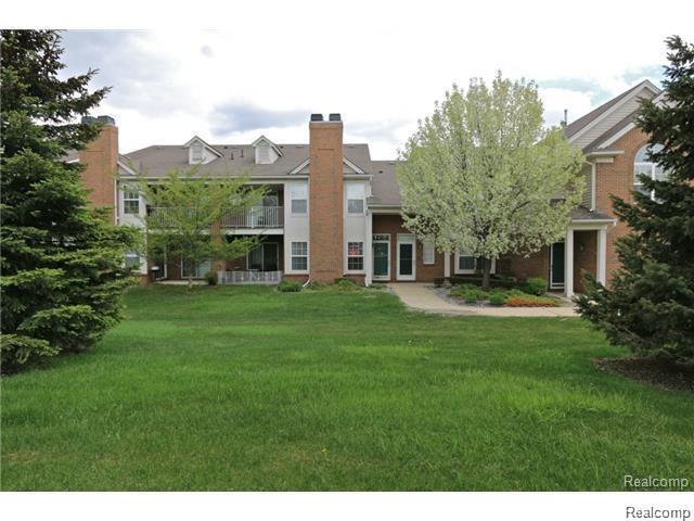 42897 Richmond Drive - Photo 1