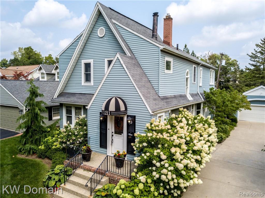 1211 Henrietta Street - Photo 1