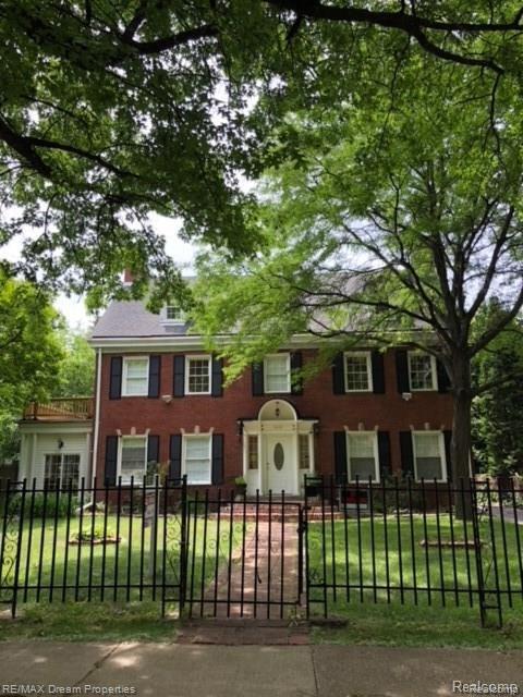 2415 Burns Street - Photo 1