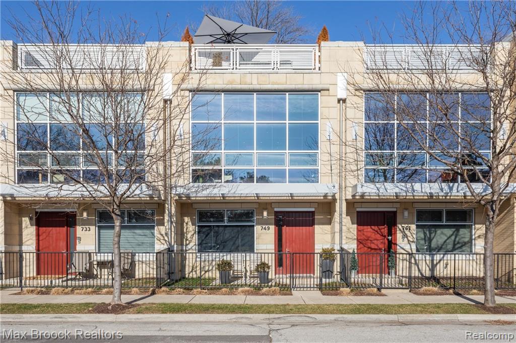 749 4TH Street - Photo 1
