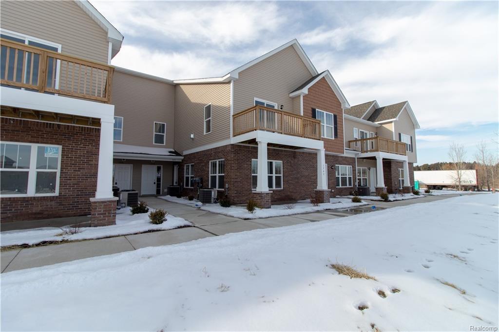 1745 Welland Street - Photo 1