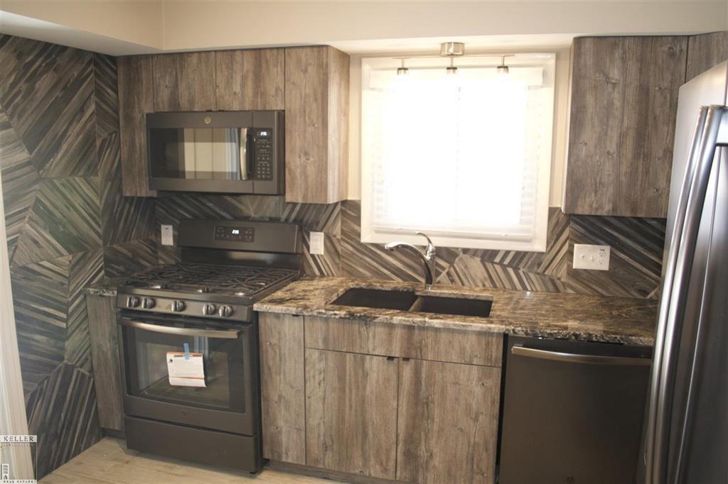381 Main - Photo 1