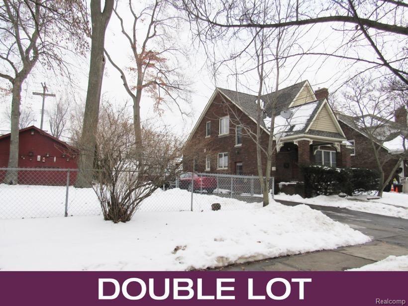 921 Gardenia Avenue - Photo 1