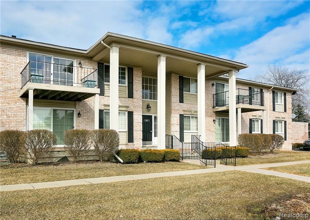 6151 Orchard Lake Road - Photo 1