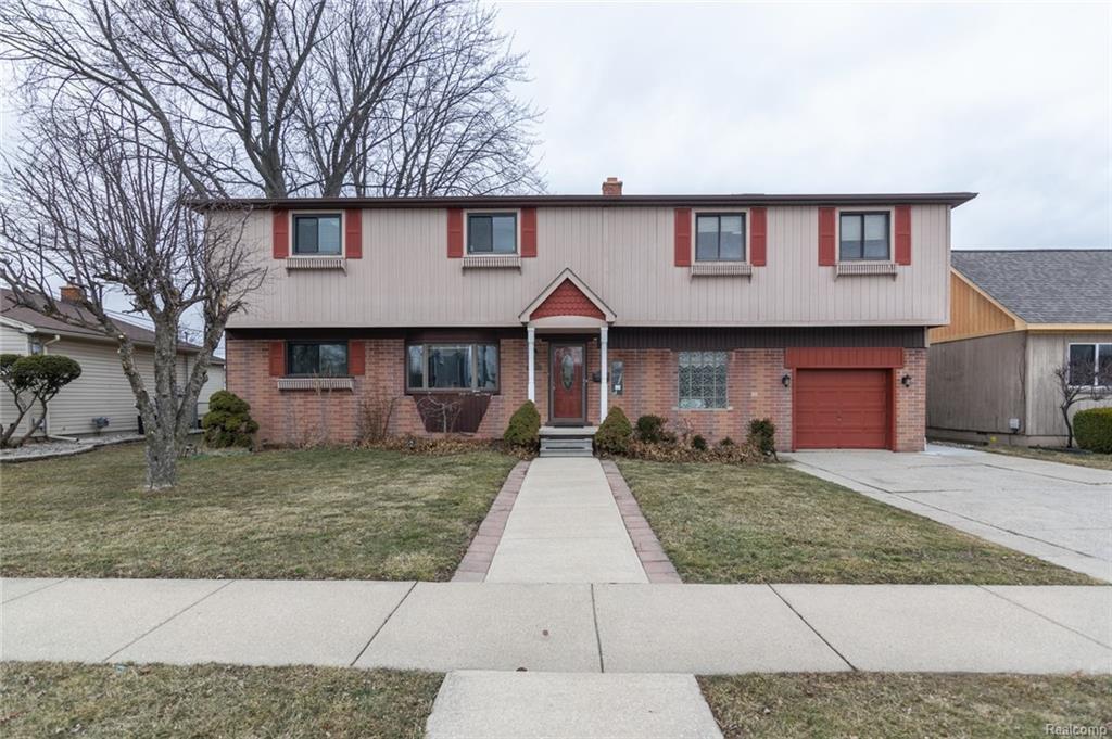 22445 Maple Street - Photo 1