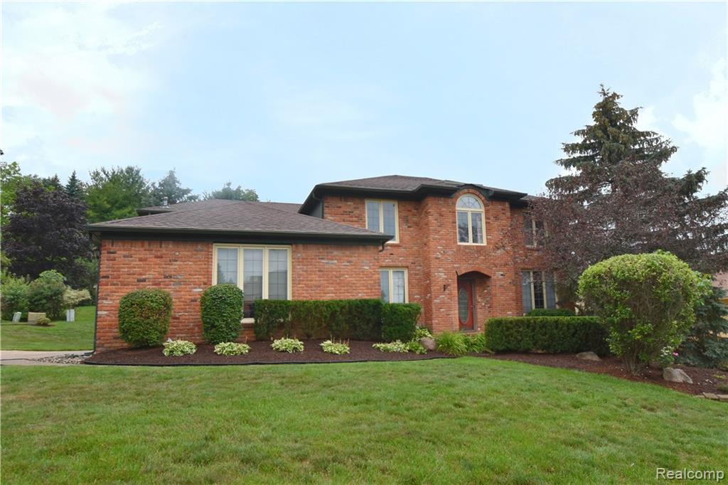 905 Stanford Circle - Photo 1