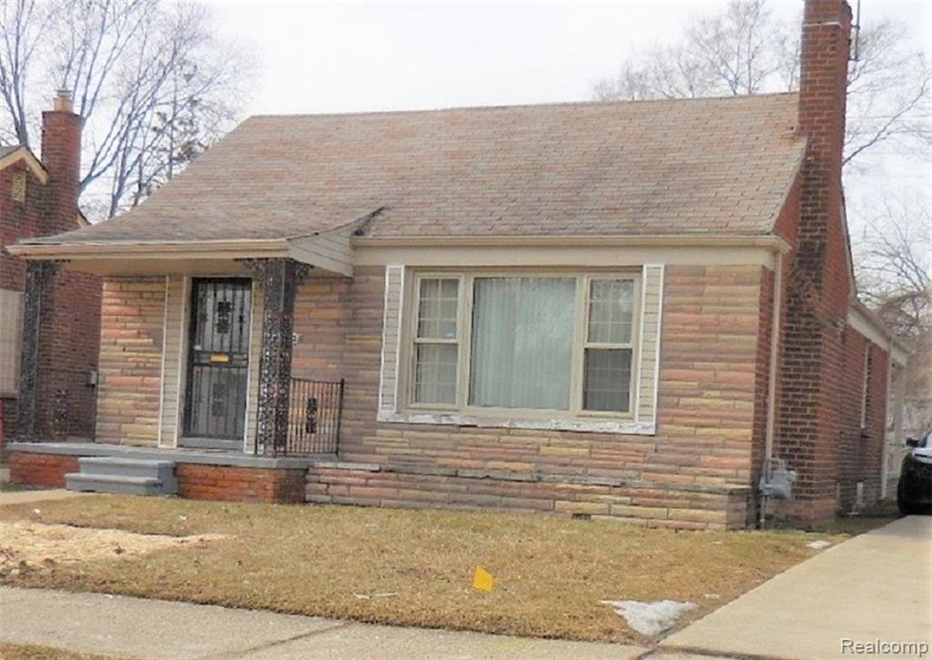20133 Strathmoor Street - Photo 1