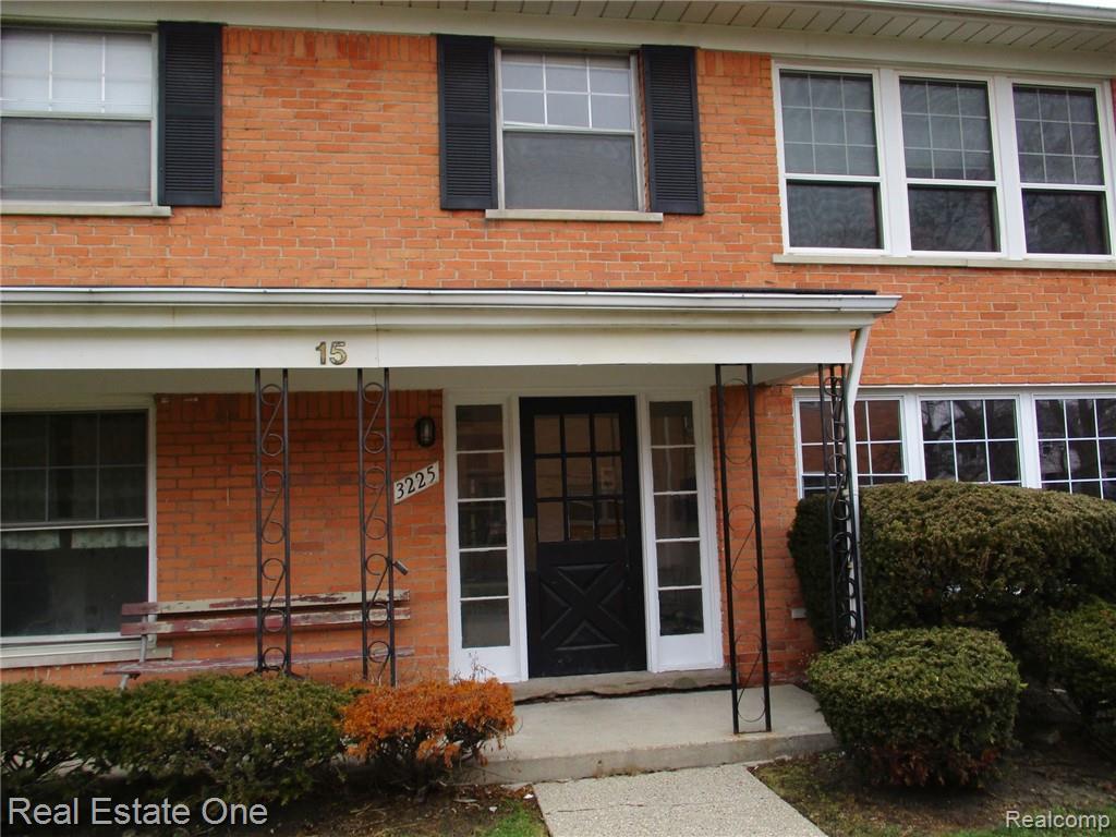 3225 Benjamin Avenue - Photo 1