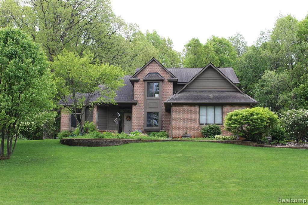 9827 Oak Valley Drive - Photo 1