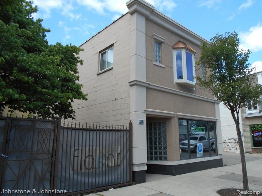 45129 Cass Avenue - Photo 1