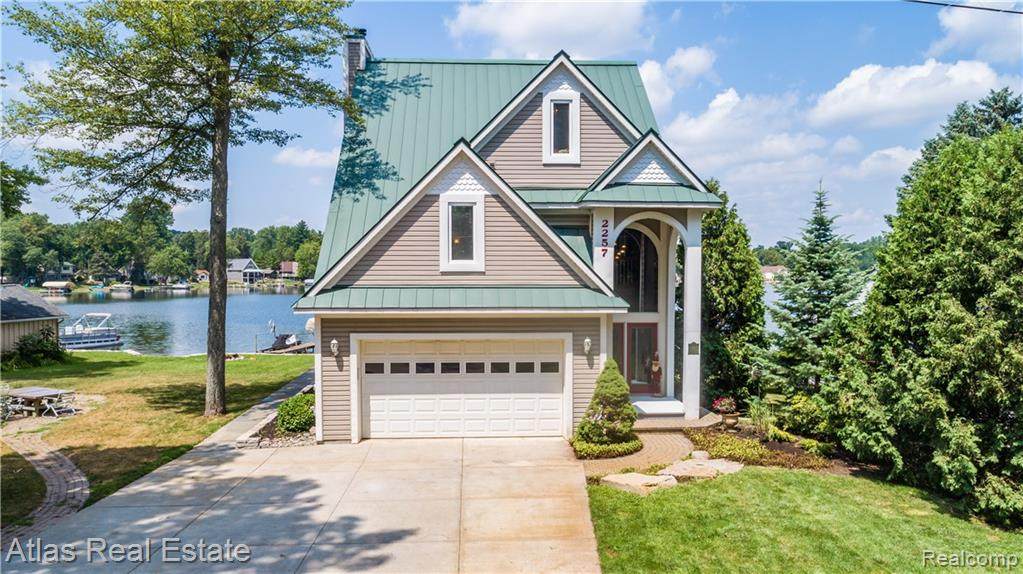 2257 Island Drive - Photo 1 2257 Island Drive - Photo 1