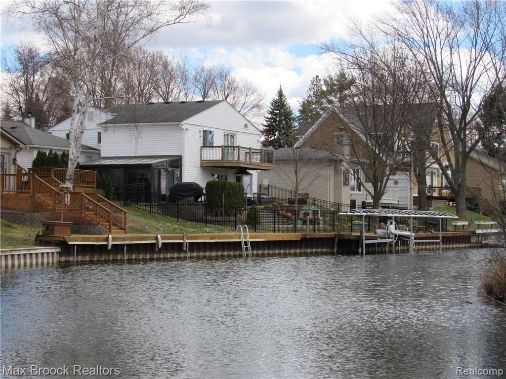 1204 Larch Pl - Photo 1