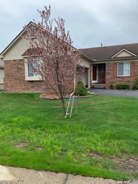 28661 Bayberry Ct. East - Photo 1