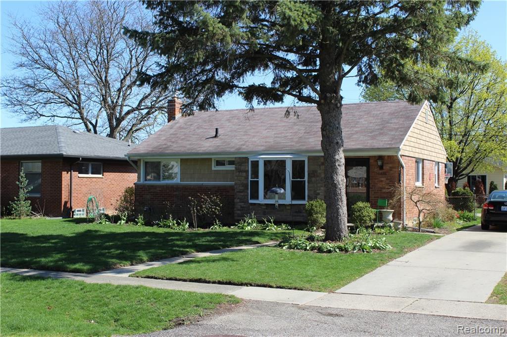16915 Buckingham Avenue - Photo 1