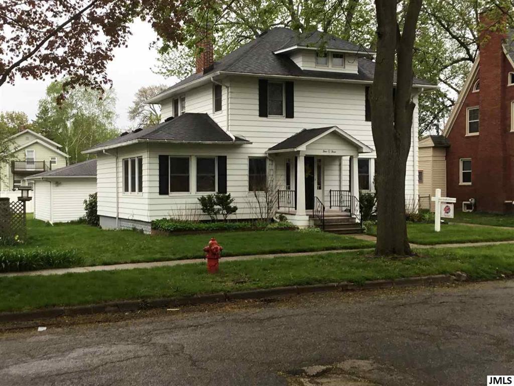 403 Bowen St - Photo 1