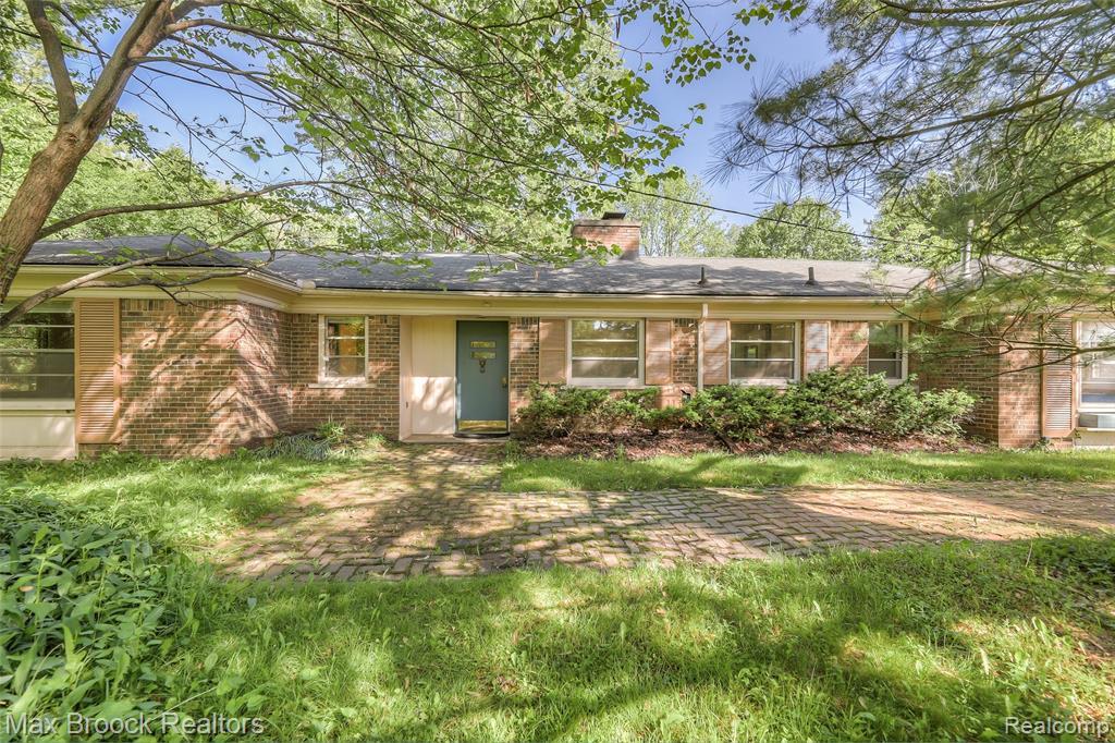 275 Strathmore Road - Photo 1