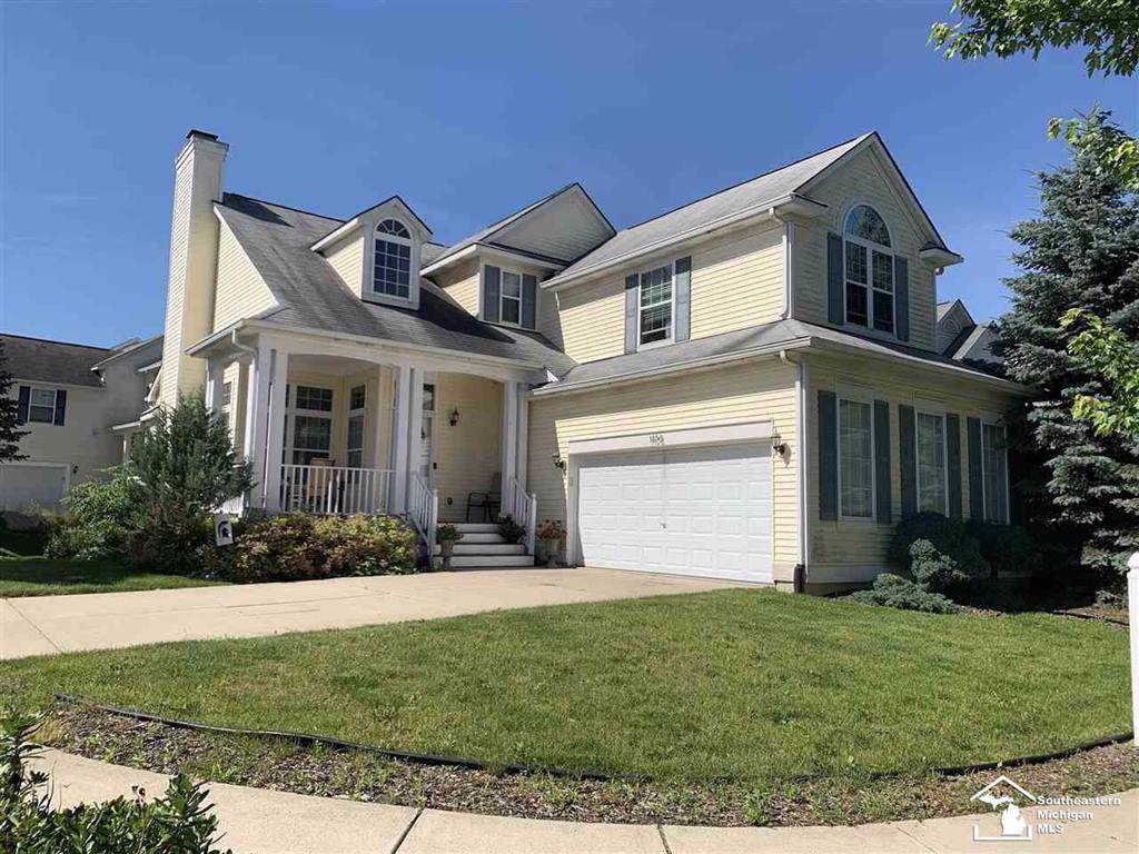 1138 York Ave - Photo 1