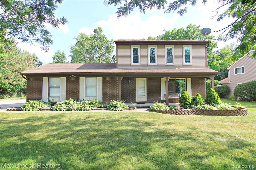 1670 South Drive - Photo 1