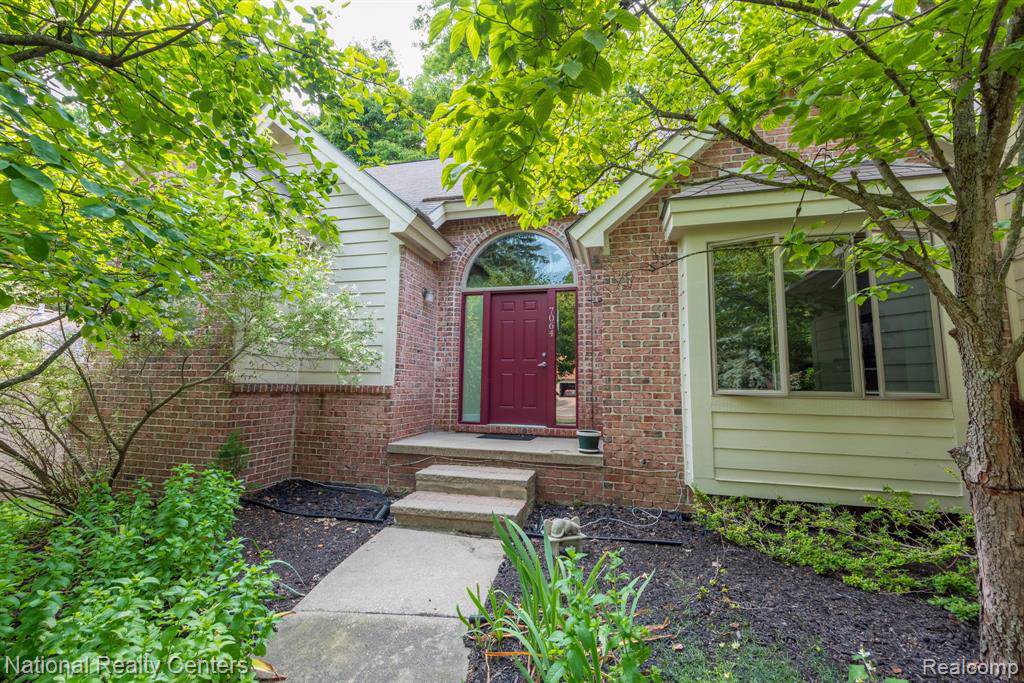 7064 Westbury Blvd Boulevard - Photo 1
