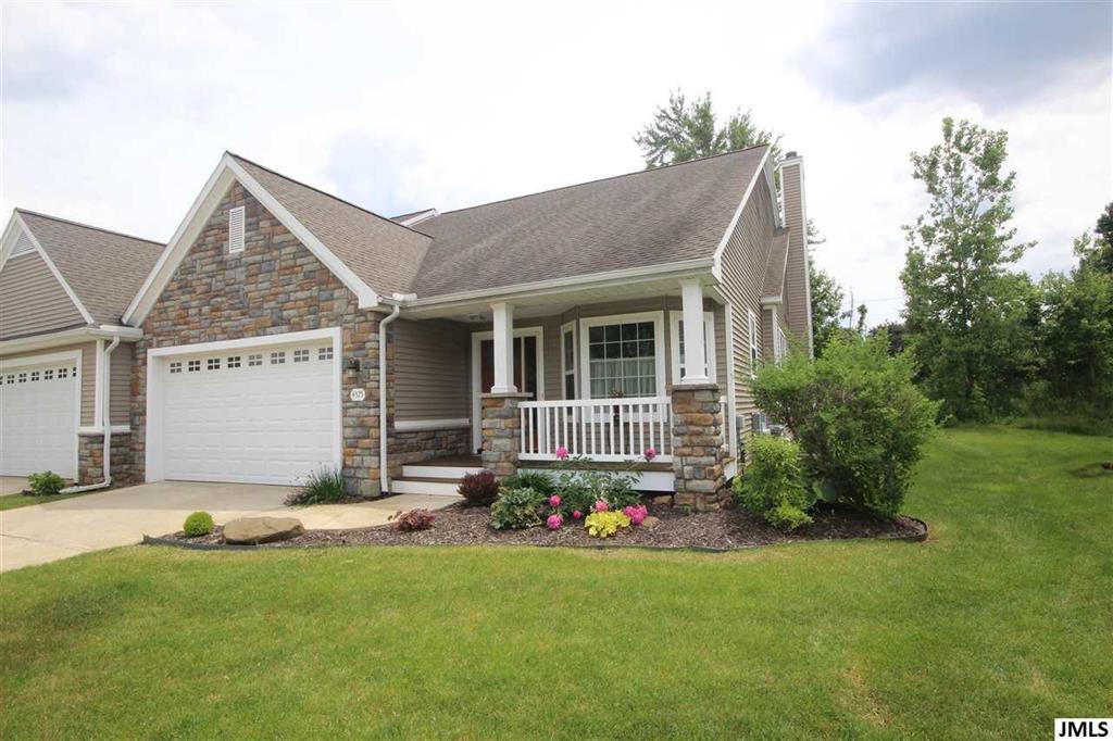 4575 Devon - Photo 1
