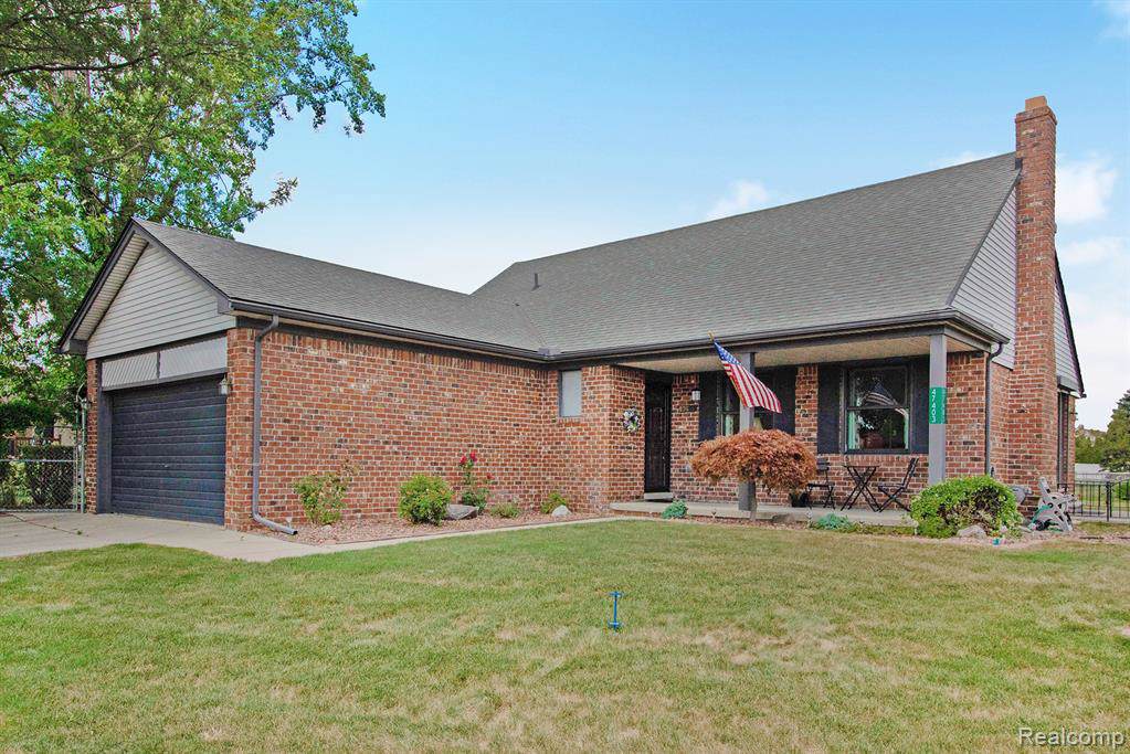 47403 Stephanie Drive - Photo 1