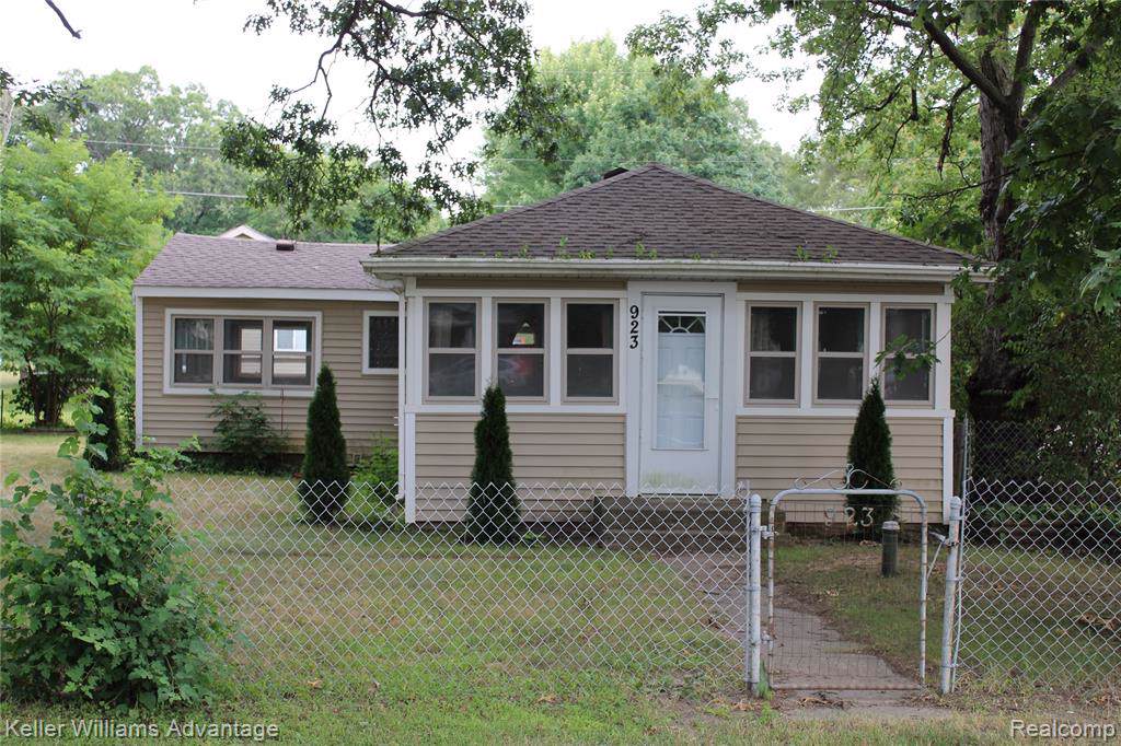 923 Oakley Park Road - Photo 1