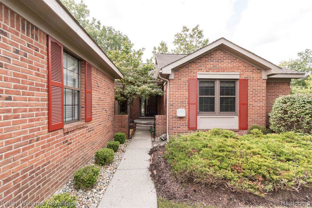 7295 Huntcliff - Photo 1