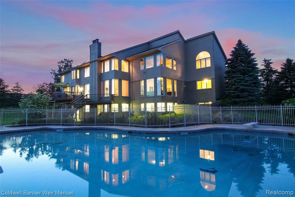 5801 Brewster - Photo 1