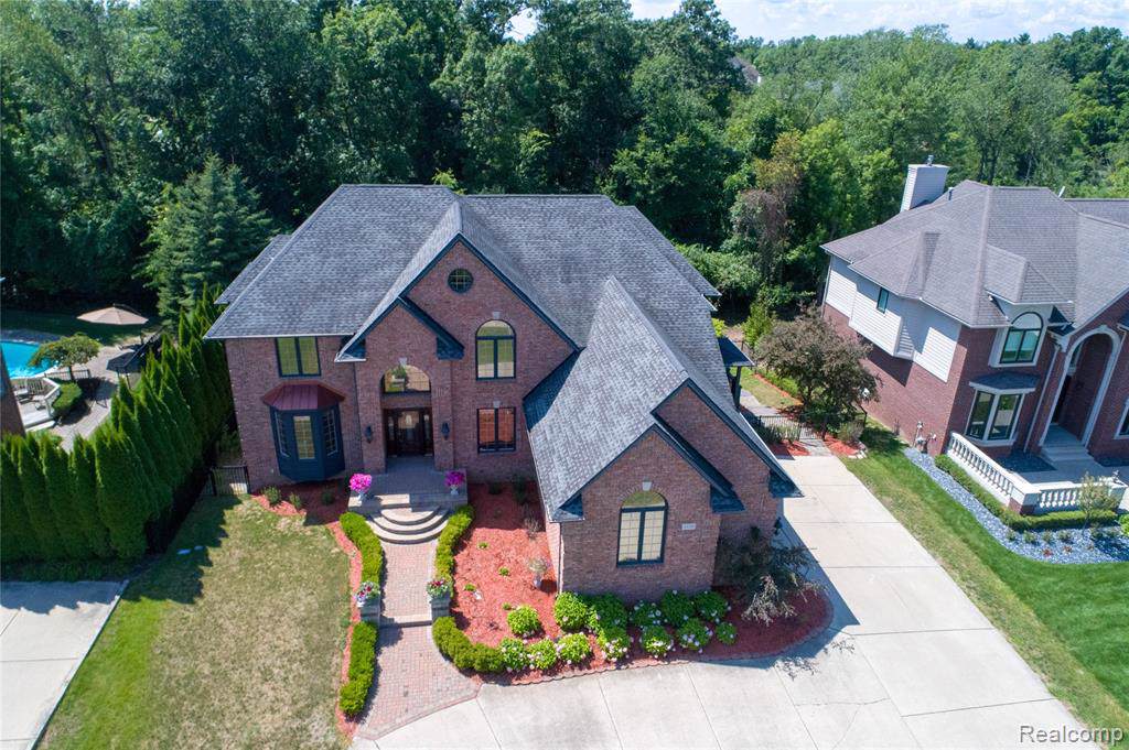 5526 Hampshire Drive - Photo 1