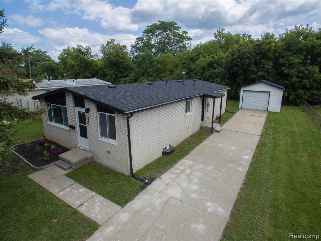 318 Howard Street - Photo 1