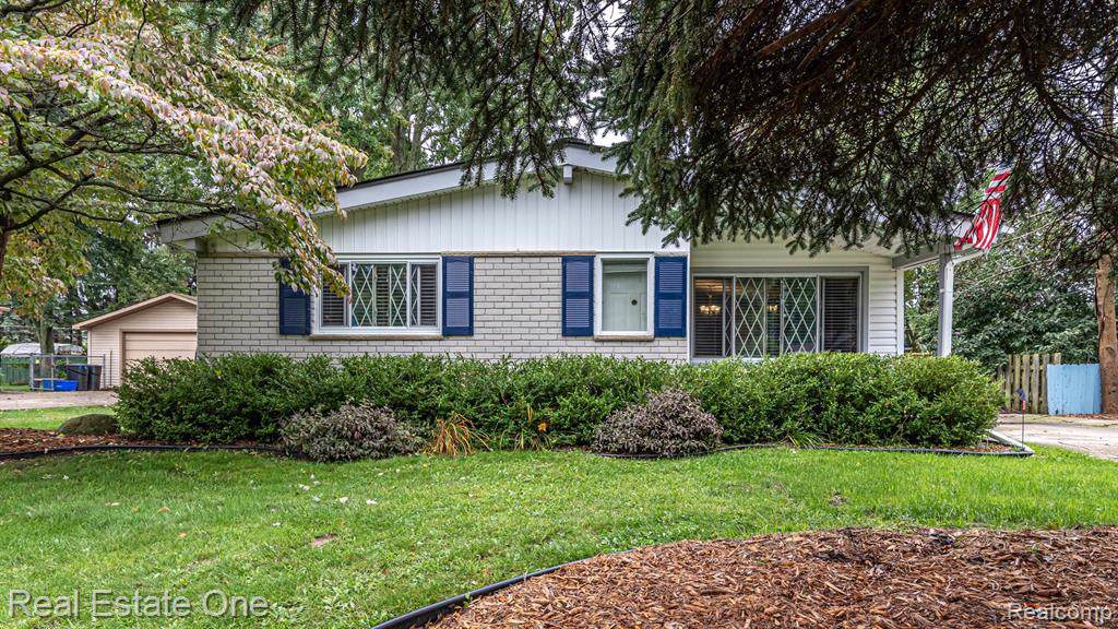 207 Spring Park - Photo 1