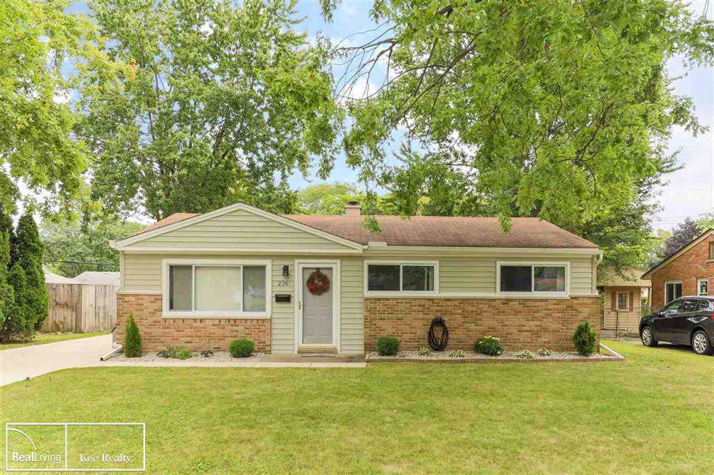 236 Kenyon - Photo 1