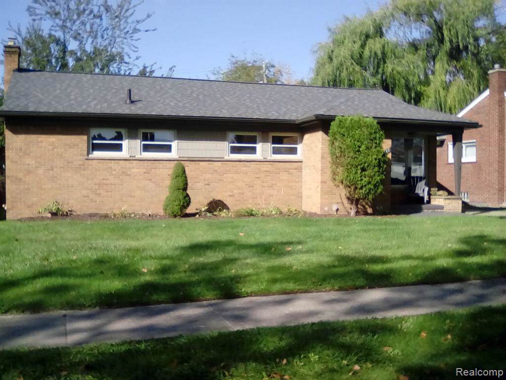 23635 Parklawn Street - Photo 1