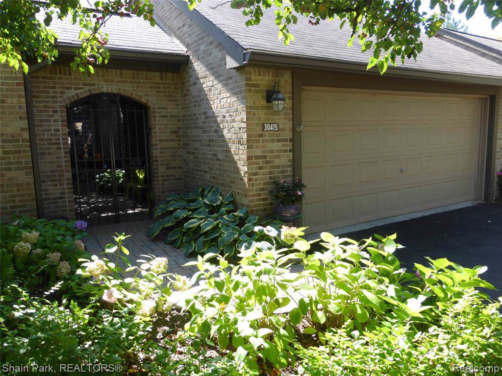 30415 Oakview Way - Photo 1