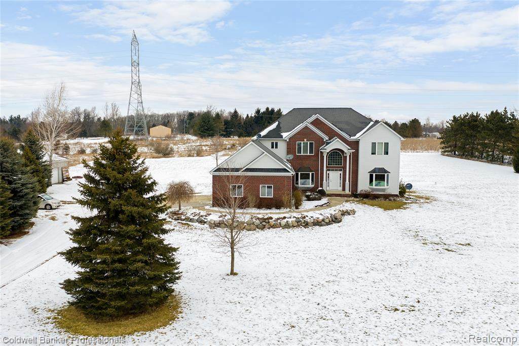 2051 Hunters Creek Rd - Photo 1