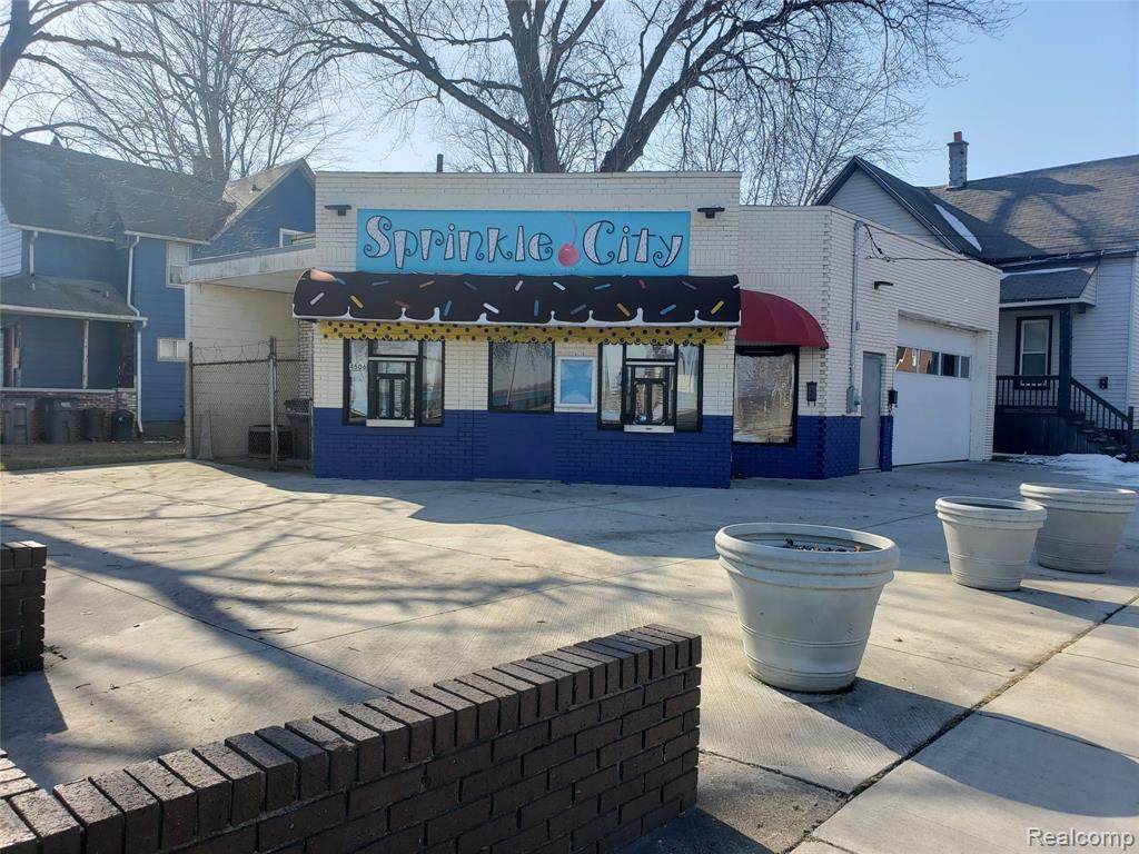 4506 Jefferson Avenue - Photo 1