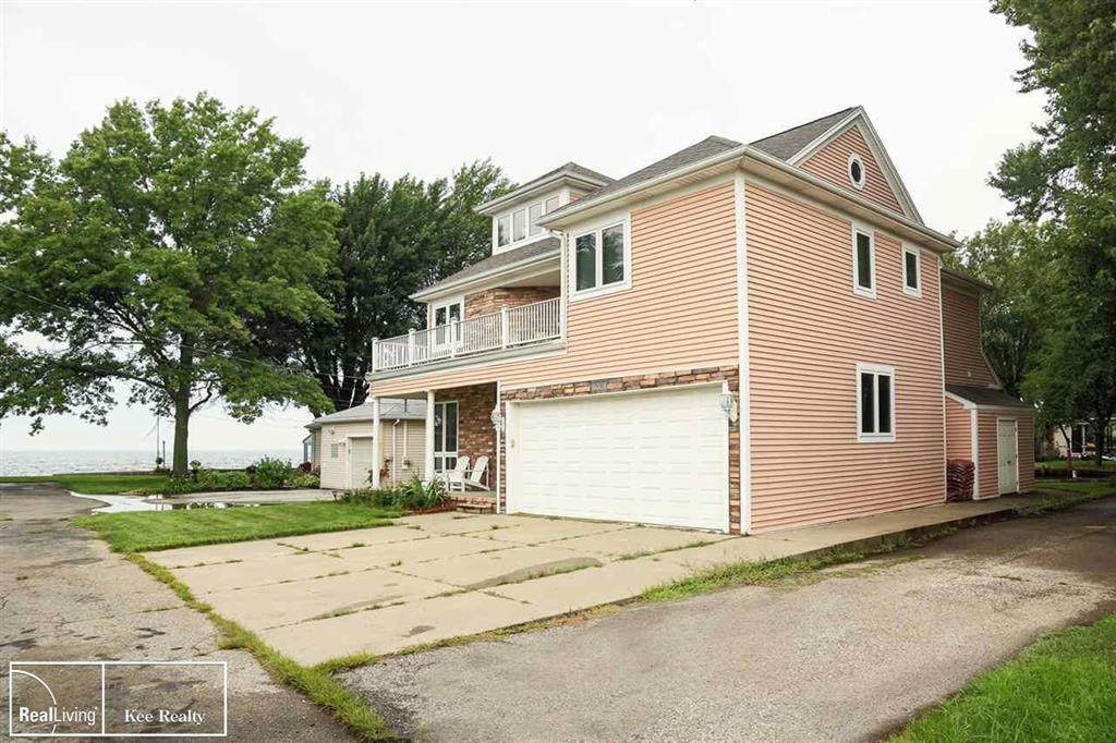 7930 Stark - Photo 1