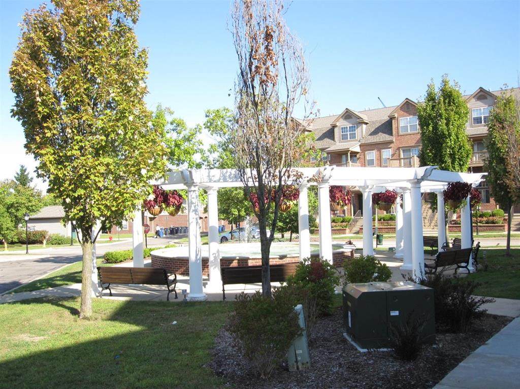 2738 Barclay Way - Photo 1