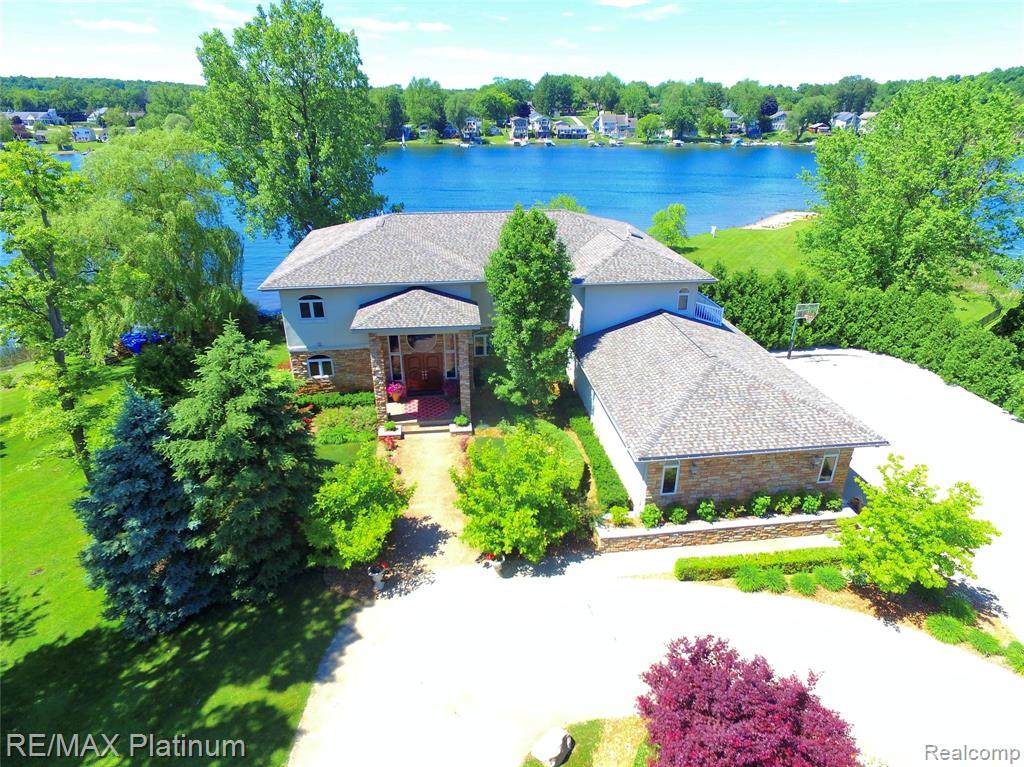 3060 Park Drive - Photo 1