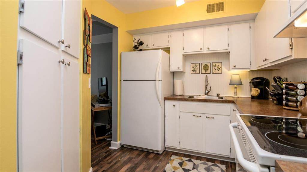 2223 Huron Pkwy - Photo 1 2223 Huron Pkwy - Photo 1